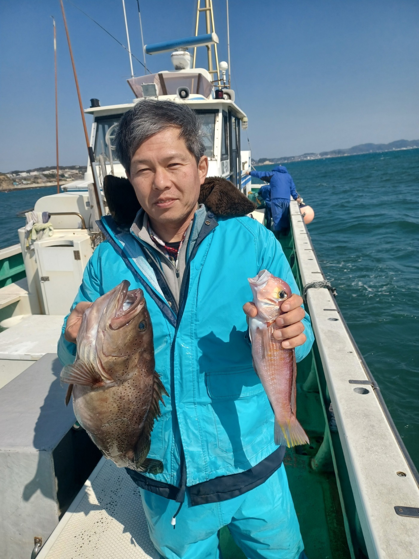 トップ４枚３名様: 湘南腰越 孝太郎丸 孝一船長オフィシャルブログ「孝ちゃんの明日があるさ」 Powered by 釣り船情報ぎょさん